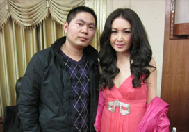 广州新宝GG与明星合影